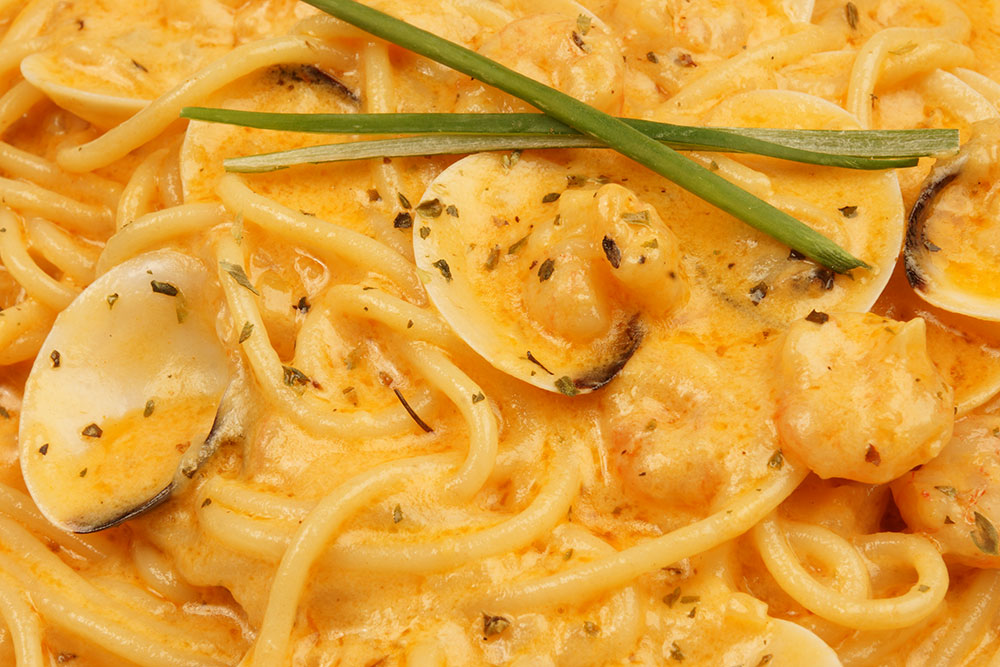 Spaghetti con almejas y gambas - Don Asado Albacete